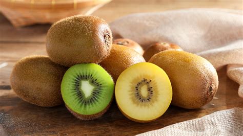 Kiwi Skin Is Edible (But Should You Eat It?)