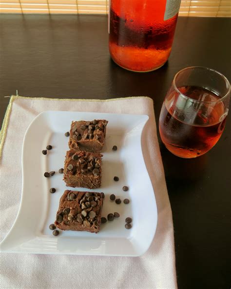 Chocolate Moscato Fudge #MoscatoDay - Cindy's Recipes and Writings