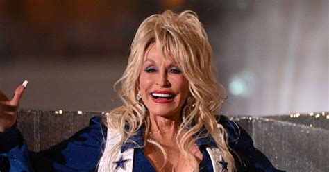 Dolly Parton, 77, looks decades younger in tiny outfit for NFL show | Metro News