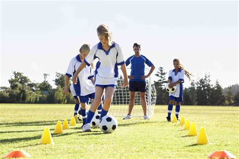 Succeed in Sports: Becoming A Team Player - Maui Family Magazine