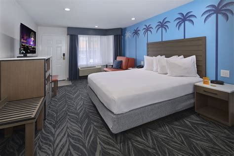 Tropicana Inn and Suites Anaheim, California, US - Reservations.com