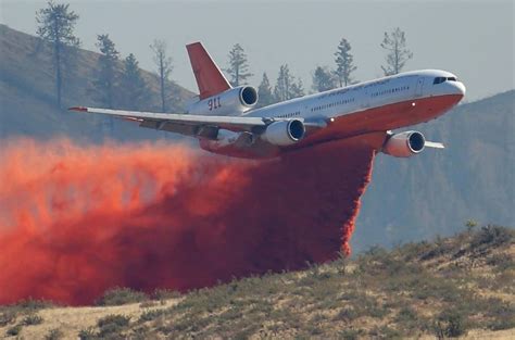 DC-10 Fire Tanker Photo By Ted Warren AP | Aircraft, Aviation, Firefighter