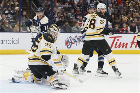 Linus Ullmark makes 30 saves, Bruins beat Blue Jackets 4-0 - Seattle Sports