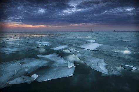 Frozen Lake Michigan At Navy Pier Photograph by Krzysztof Hanusiak