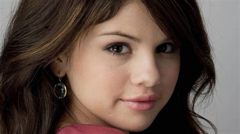 Selena Gomez HD Wallpapers