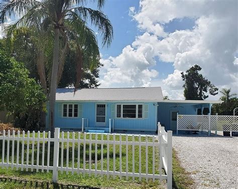 130 1st St, Nokomis, FL 34275 | MLS #A4578124 | Zillow