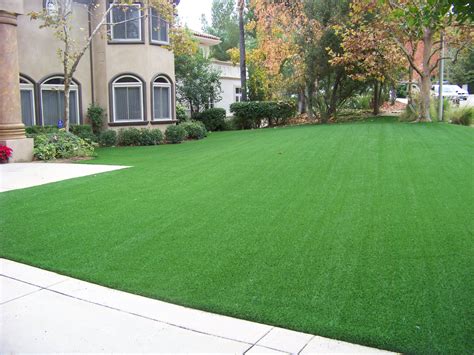 We offer best artificial grass installation service in Newport Beach ...