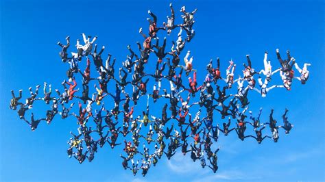 200 skydivers to attempt world record at Skydive Chicago in Ottawa | FOX 32 Chicago