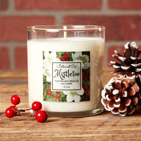 Top 10 Holiday Candle Scents for 2020 - Avery