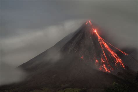 Arenal | Costa rica volcano, Volcano pictures, Costa rica travel