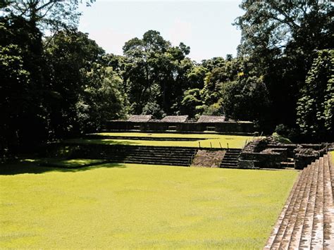 Quiriguá Guatemala | Discover the beautiful Maya stelae and ruins!