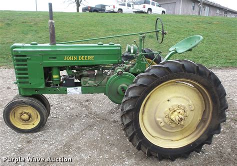 1945 John Deere H tractor in De Kalb, MO | Item DA8002 sold | Purple Wave