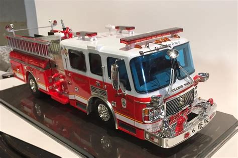 1/24th Scale - 2002 American LaFrance Pumper Fire Truck (Trumpeter) | Fire trucks, Model truck ...