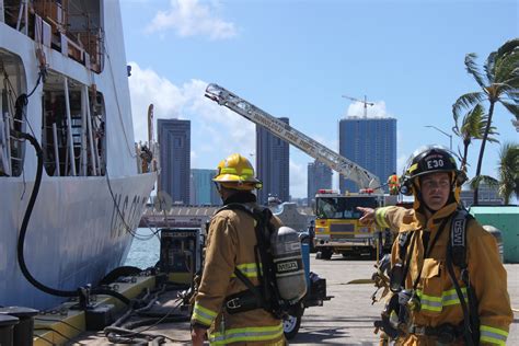 USCGC MORGENTHAU (WHEC 722) : Honolulu Fire Department