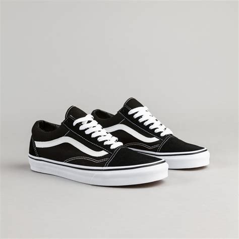 Vans Old Skool Shoes - Black / White | Flatspot