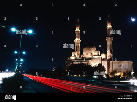 Jumeirah mosque at night Dubai United Arab Emirates Stock Photo - Alamy