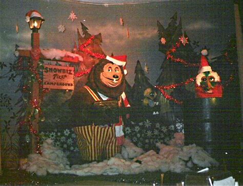 The Rock-afire Explosion - Billy Bob Xmas stage by DrFawkes on DeviantArt