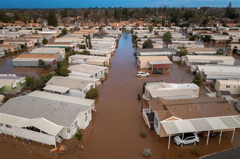 Aerial photos show California's devastating flooding - ABC News