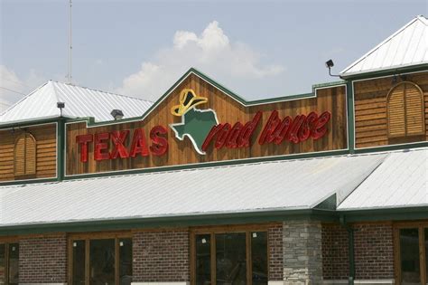 Huntsville's Texas Roadhouse restaurant opens - al.com