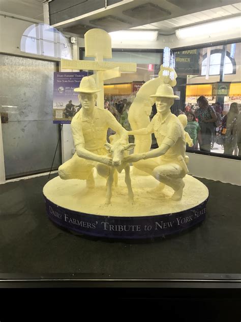 This butter sculpture at the fair. : r/mildlyinteresting