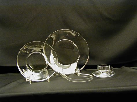 Glass Dinnerware Rental, Glass Dinner Plates & Bowls | PartySavvy