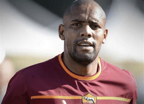 Maicon leaves Manchester City to join AS Roma | Sportslens