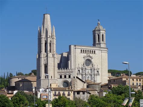 Old town and downtown of Girona | What to see in Girona