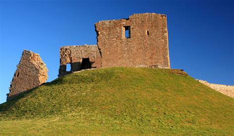 Duffus Castle | Duffus Castle near the town of Lossiemouth o… | Flickr