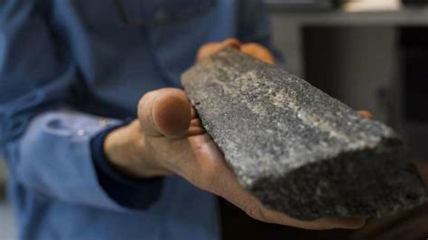 World's oldest rock helps scientists unlock secrets of early Earth