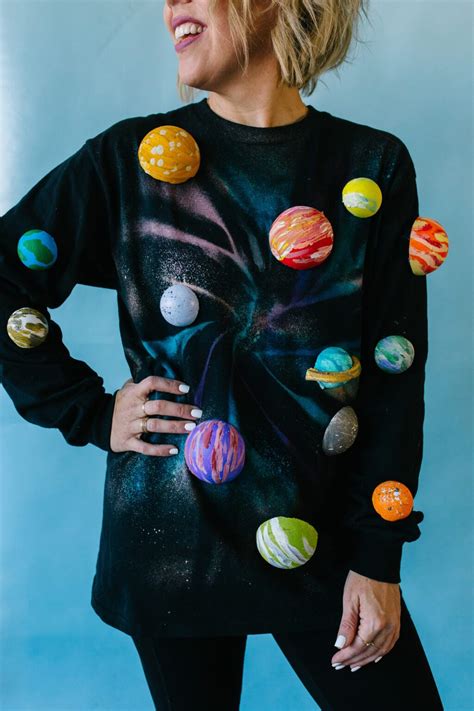 DIY Solar System Costume for Halloween | The Pretty Life Girls