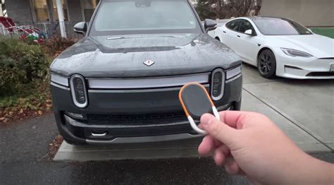 Rivian R1T Owner Shares Initial Impressions (Video) | Rivian Forum ...