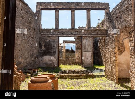 Entrance two an old two-storeyed ancient Roman villa in Pompeii ...