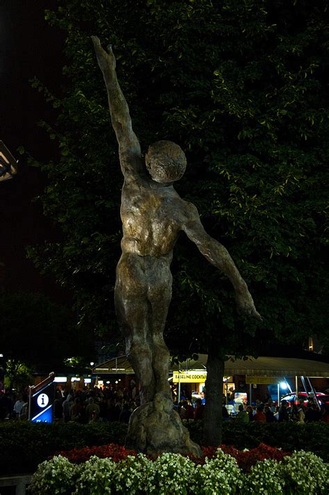 Arthur Ashe | Statue in front of Arthur Ashe Stadium | Dave Reichert | Flickr