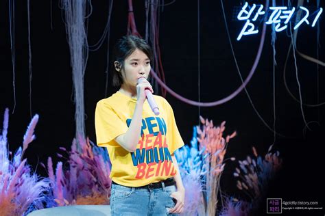 170421 IU - 'Palette' Comeback Showcase | Kpopping