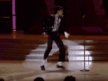 Moonwalk GIFs | Tenor