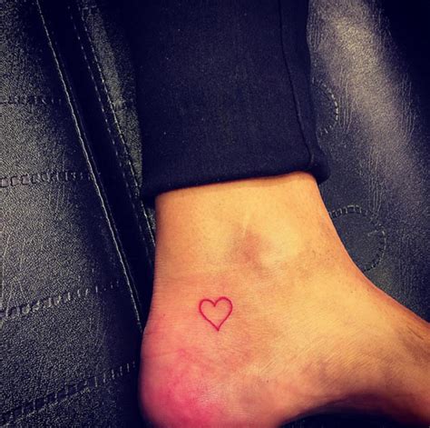 Heart Tattoo on Ankle: discover the most beautiful heart tattoo ideas!