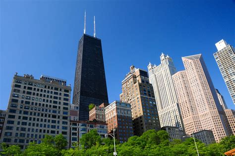 9 Most Iconic Buildings & Architecture in Downtown Chicago | UrbanMatter