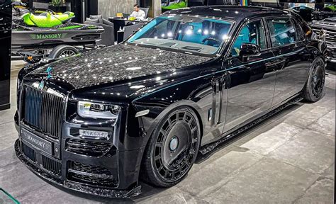 Rolls-Royce Phantom by Mansory is powerful and expensive