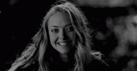 Amanda Seyfried Smile GIF - Amanda Seyfried Smile Happy - Discover ...