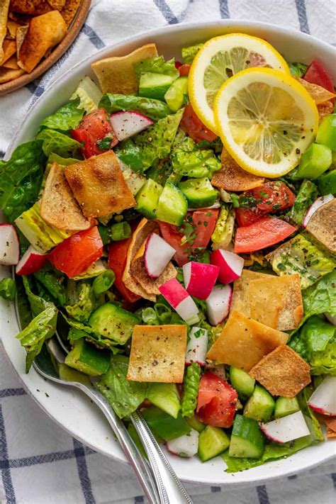 Lebanese Fattoush Salad {Authentic Recipe} - Feel Good Foodie