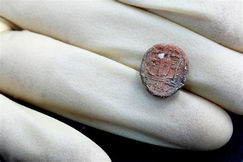 Israeli archaeologists find 2,700-year-old artifact that backs biblical ...