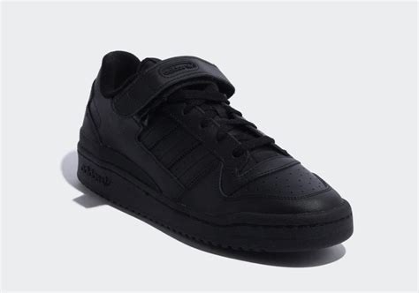 adidas Forum Low "Triple Black" - Дата релиза, фото, где купить