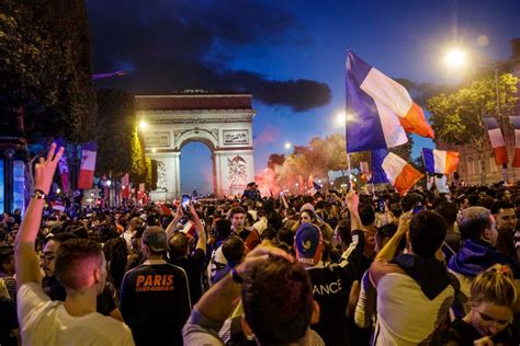 Spectacular scenes of celebration erupt in Paris as France make it to ...