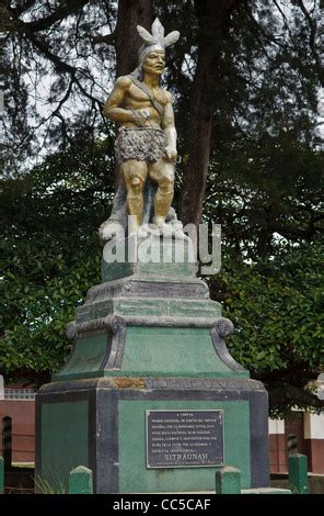 Statue of Indian Chief and Warrior Lempira in Erandique Honduras Stock ...