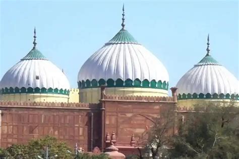 SC puts interim stay on survey of Shahi Idgah Masjid in Mathura | ummid.com