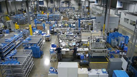 New manufacturing and distribution center opens with 250 employees - LVB