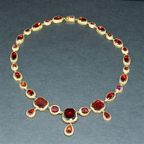 Garnet Necklace – Fine Discoveries International