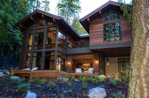 Striking lake house blends modern elements with traditional Montana ...