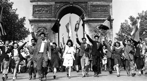 34 Powerful Images of the Heroic French Resistance Against the Nazis