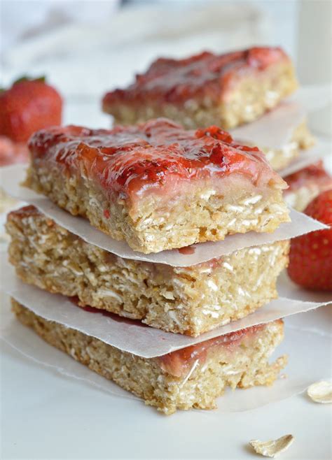 Strawberry Oatmeal Vegan Breakfast Bars - WonkyWonderful